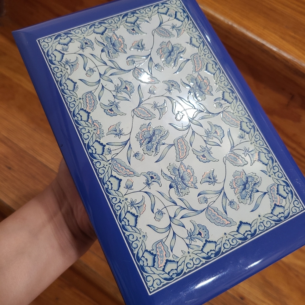 Vintage OTAGIRI Blue Flower Blossom Lacquerware Jewelry Music Box
